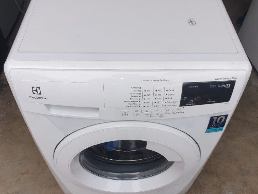Electrolux front load hot washer 7.5kg rm600, TV & Home Appliances
