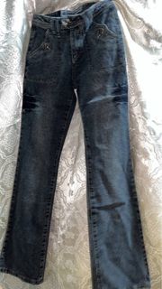 (Category: ) located in . Submitted by preloved_sushi (Listing ID 1218082514, Image 1). Description: .