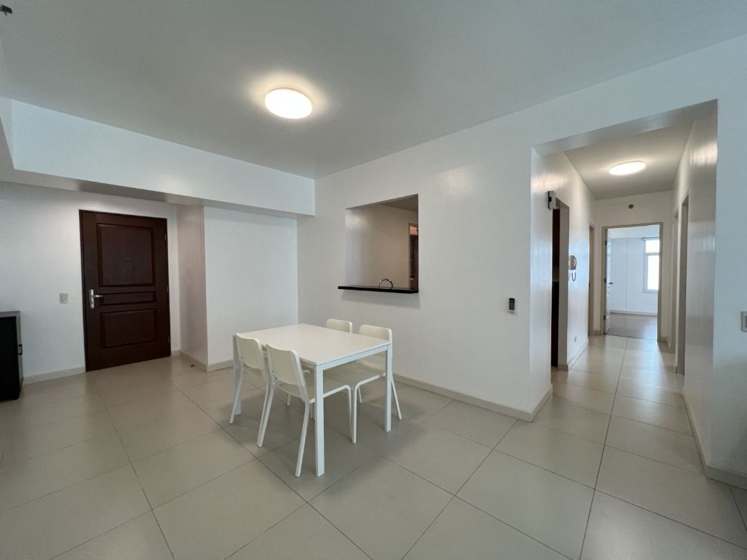 FOR SALE Red Oak at Two Serendra, BGC, Brgy. Fort Bonifacio, Taguig