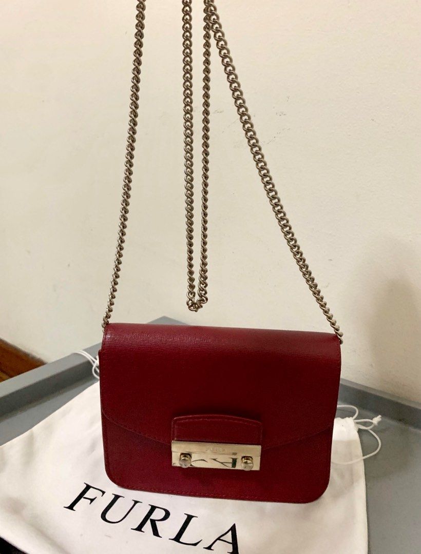 Furla best sale julia small
