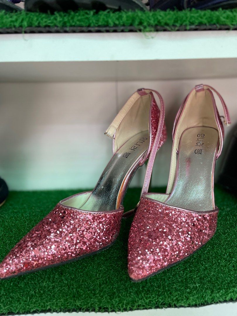 Pink heels size 3 outlet