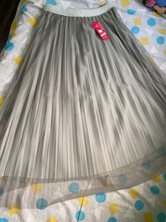 Gray flowy skirt brand new with tag