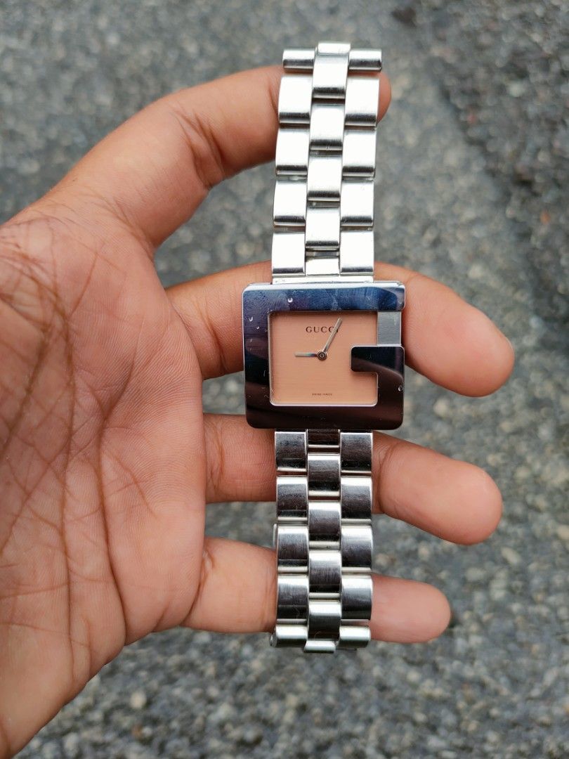 Gucci bug cheap watch