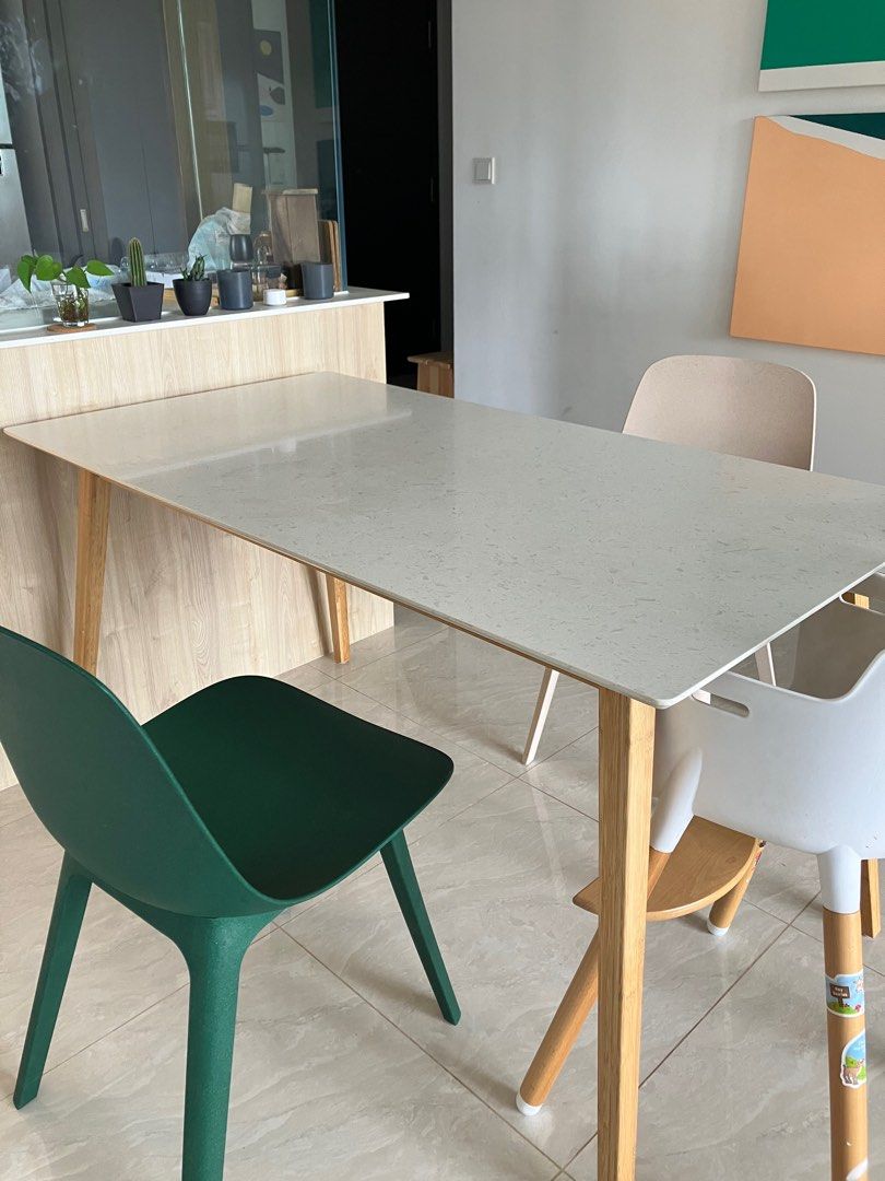 Stenared online dining table