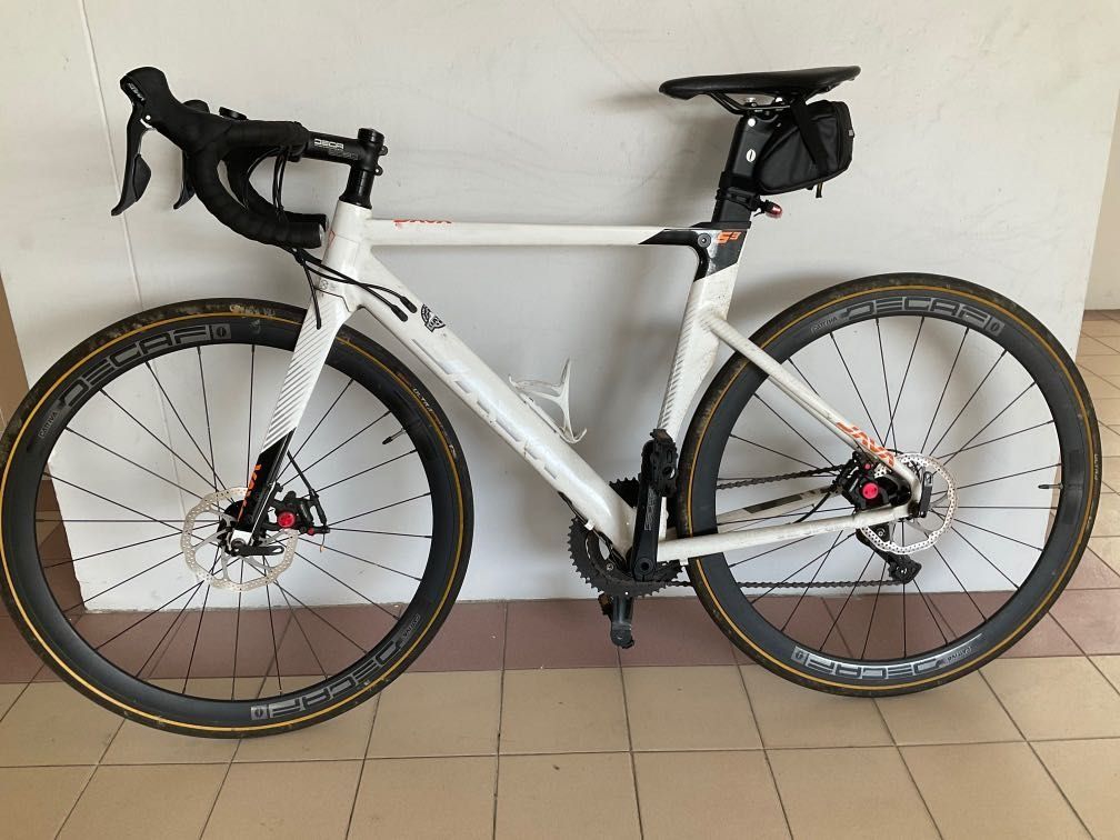 Size 53 road clearance bike