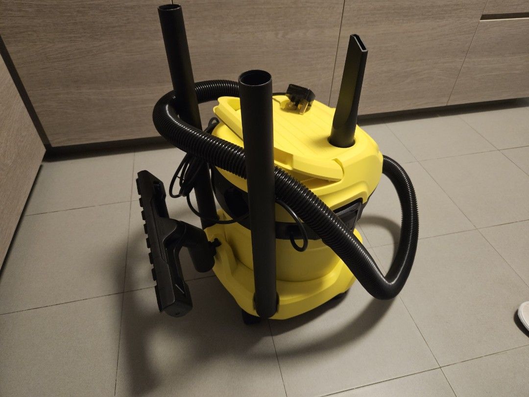 Karcher WD 2 plus wet / dry vacuum cleaner ( local warranty / mint