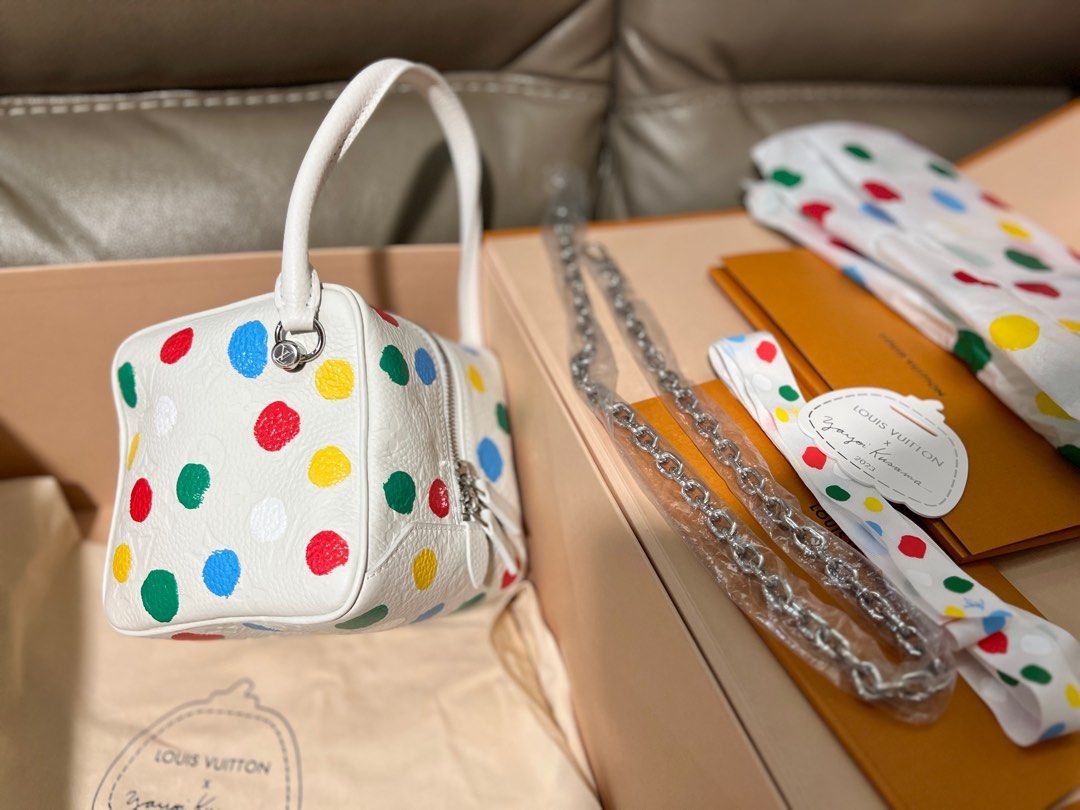 Louis Vuitton Kusama square bag limited edition LV 草間彌生dice bag, 女裝, 手袋及銀包,  單肩包- Carousell