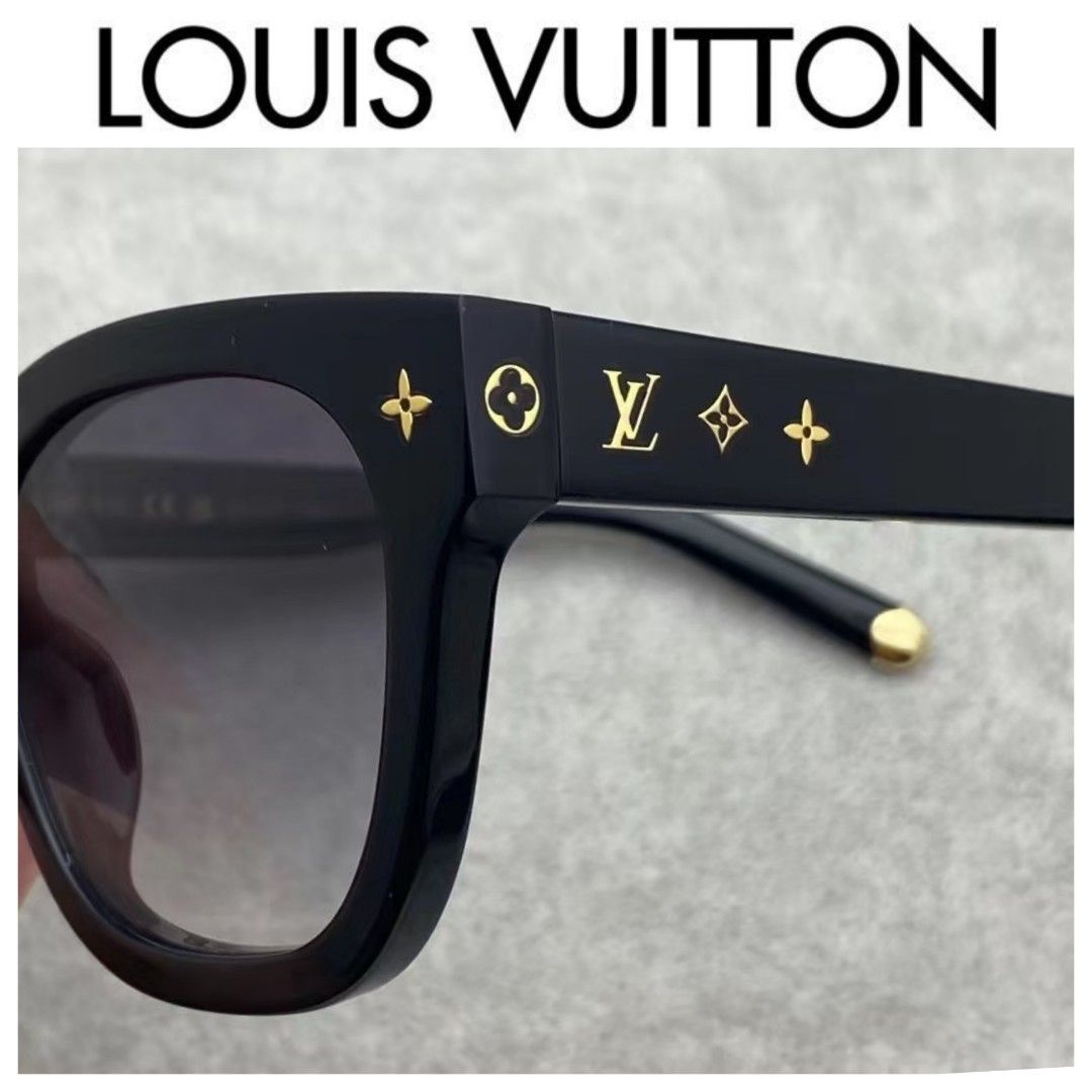 Louis Vuitton LV Fame Oval Sunglasses Black Acetate. Size W