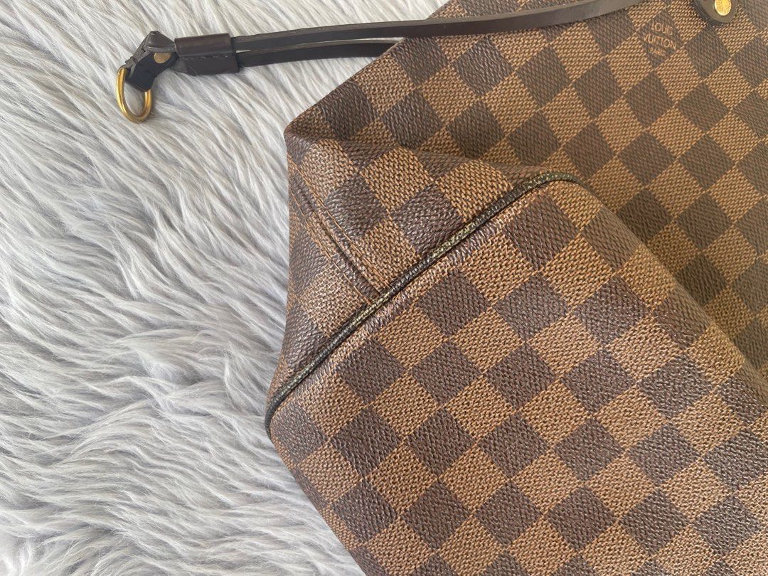 Louis Vuitton Neverfull MM with Entrupy Certificate of Authenticity on