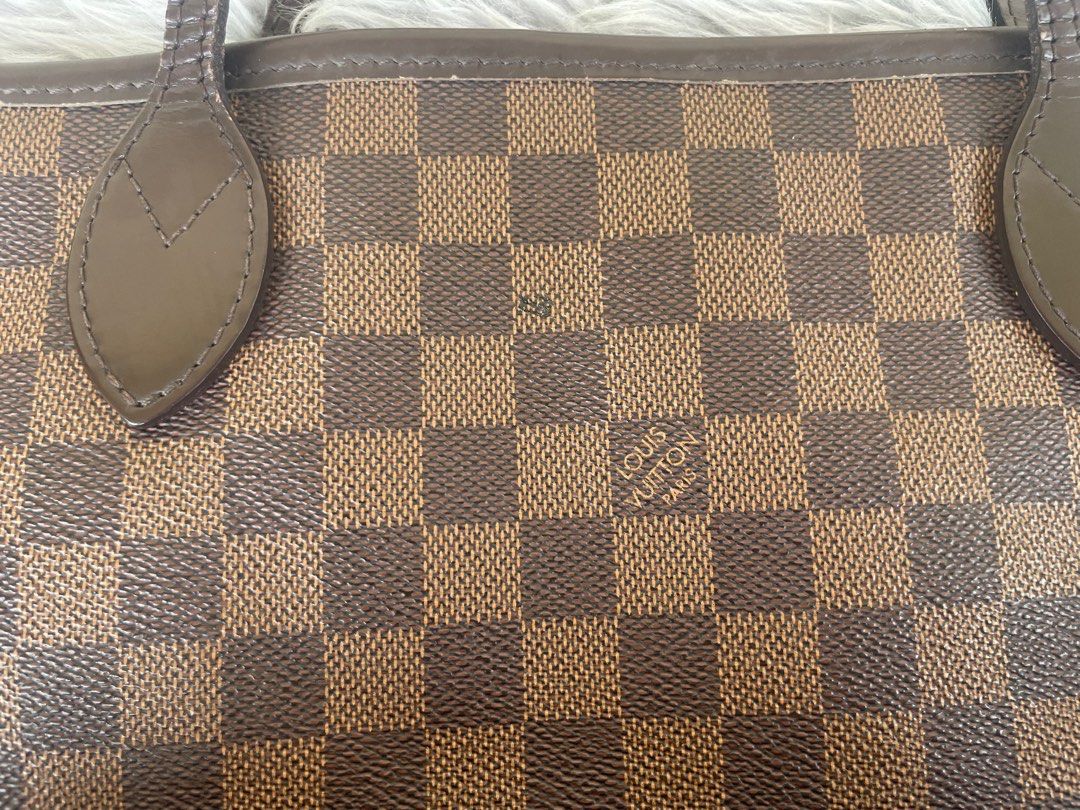 Louis vuitton neverfull mm with entrupy certificate of authenticity on