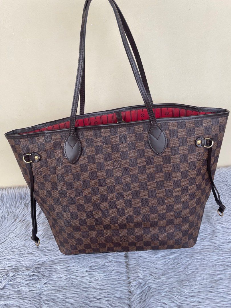 Louis vuitton neverfull mm with entrupy certificate of authenticity on