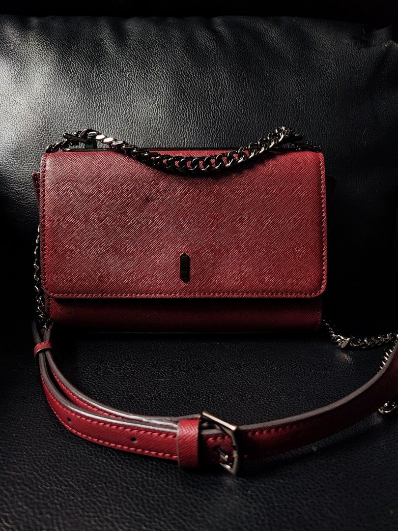 Lovcat Bag (Category: Luxury Bags & Wallets) located in Rizal. Submitted by maxxthecat (Listing ID 1218041132, Image 1). Description: Rush Sale!!! Need funds for review center. Lovcat Chain Sling Suede Inside Adjustable Strap Gunmetal.