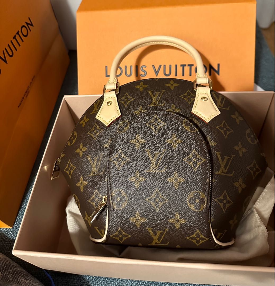 Vintage Louis Vuitton Ellipse PM Monogram Canvas, Luxury, Bags & Wallets on  Carousell