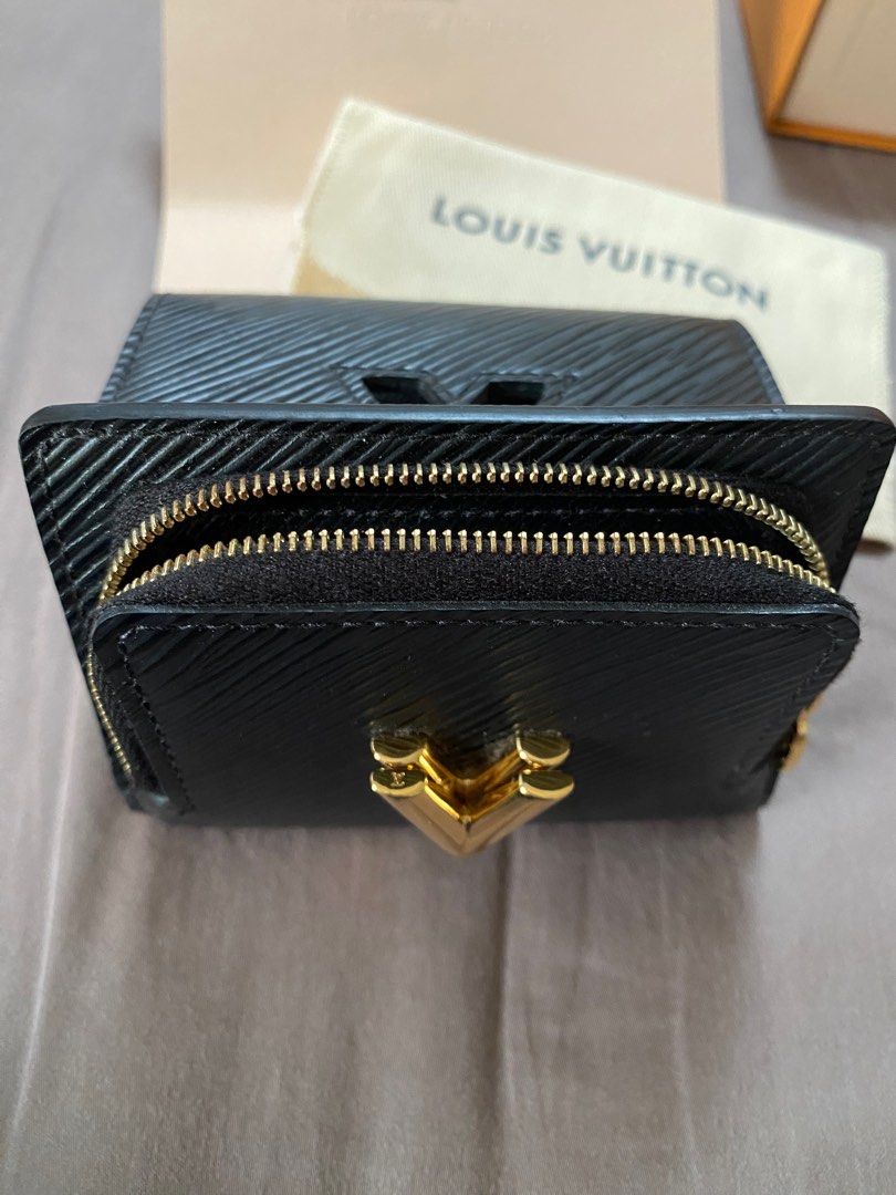 Shop Louis Vuitton Twist xs wallet (M80691, M63322) by CITYMONOSHOP