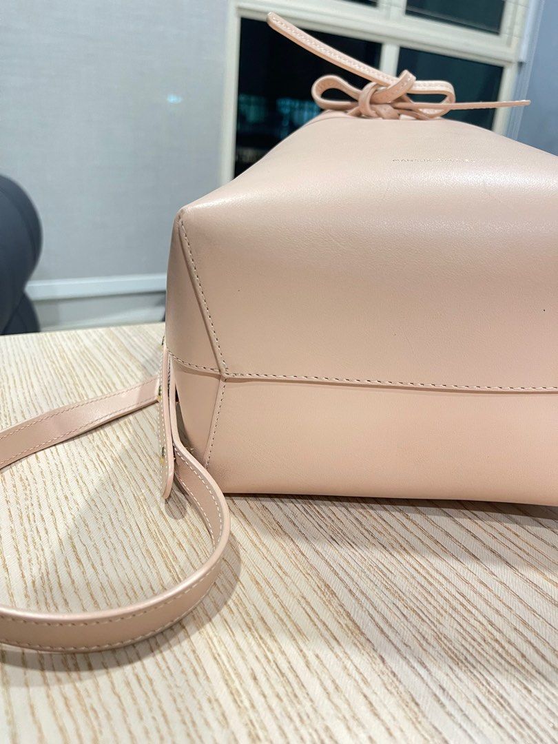 76% BELOW RETAIL] Mansur Gavriel Bucket Bag (Mini Mini Size), Women's  Fashion, Bags & Wallets, Cross-body Bags on Carousell