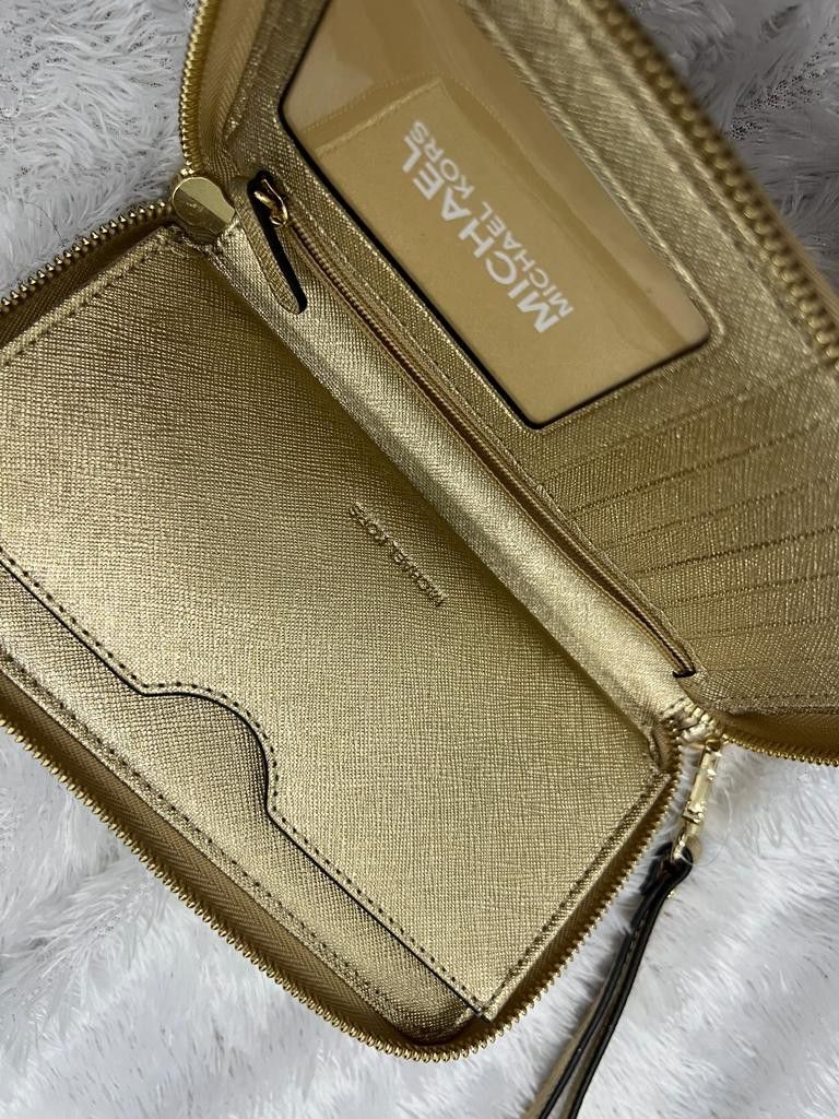Mercer large leather smartphone wristlet deals