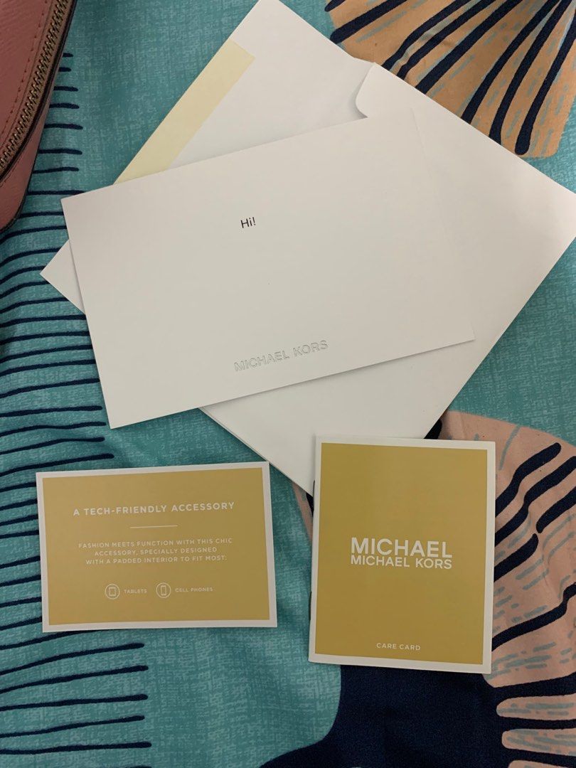 Michael Kors - Old Rose Super Ganda ng kulay (Category: Cross-body Bags) located in Quezon City. Submitted by iamrizzy (Listing ID 1218169736, Image 3). Description: Ganda ng kulay! Decluttering..