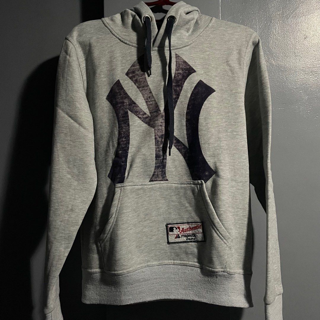 Mitchell and Ness New York Yankees Hoodie, Men's Fashion, Coats, Jackets  and Outerwear on Carousell