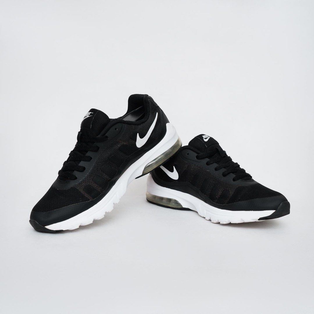 Nike Air Max Invigor Black White, Fesyen Pria, Sepatu , Sneakers di  Carousell