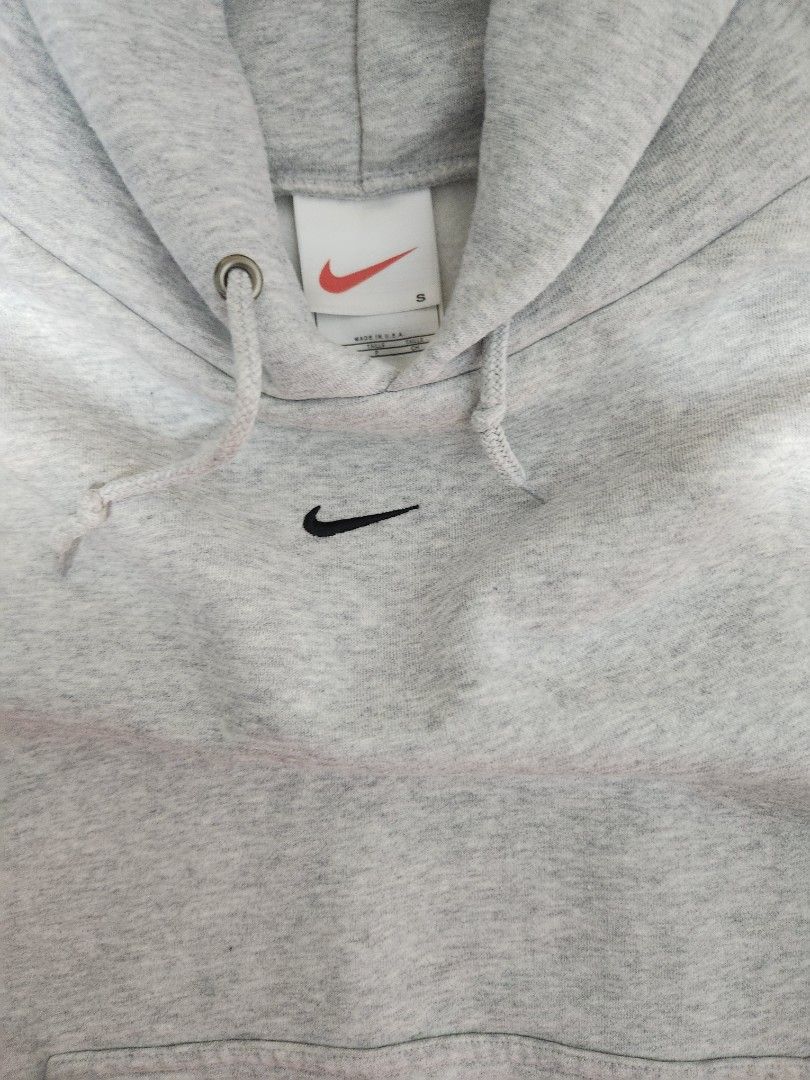 Center chest nike sales swoosh hoodie small logo