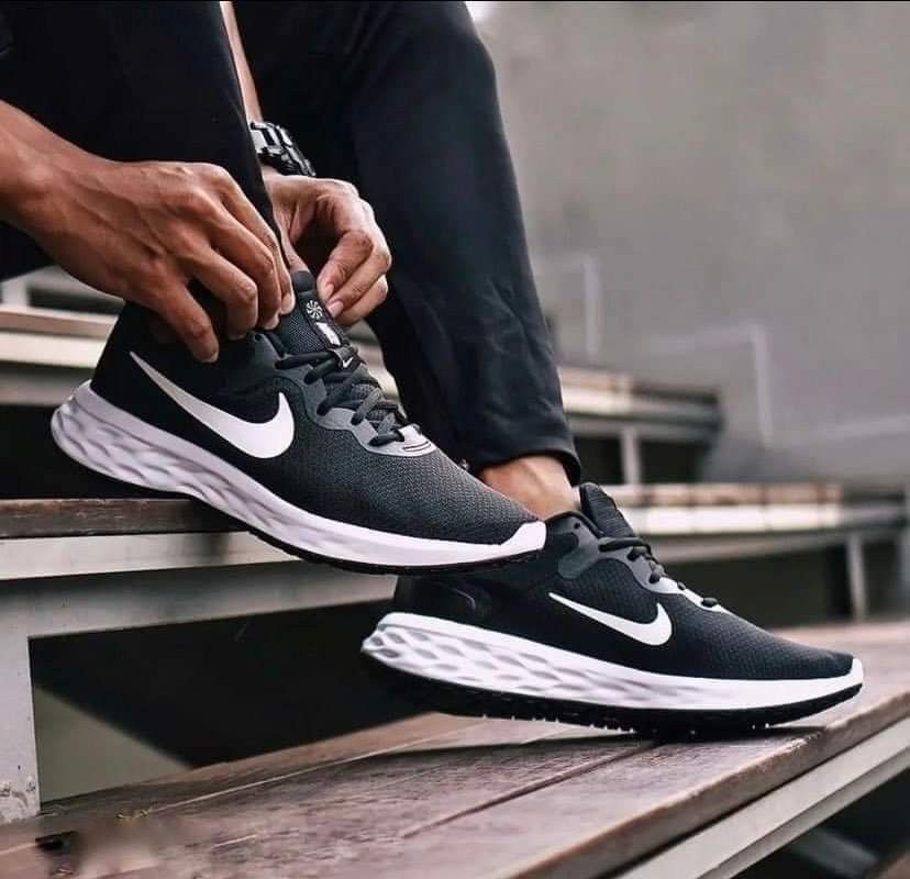 Nike Revolution 6
