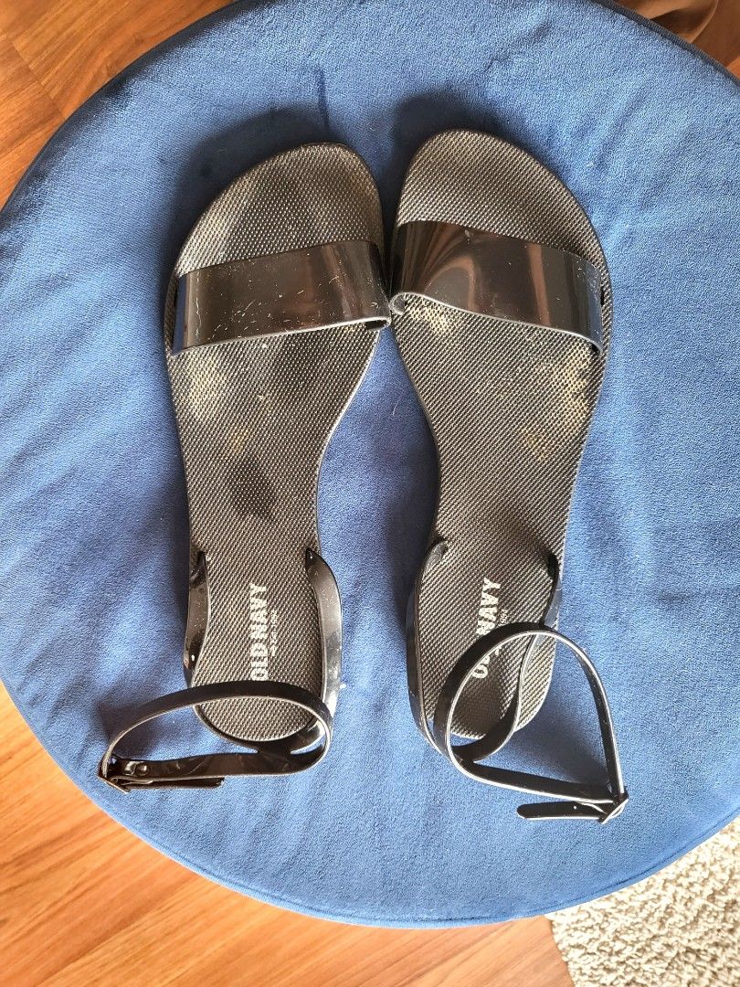 OLD NAVY RUBBER SANDALS, Women's Fashion, Footwear, Flats u0026 Sandals on  Carousell