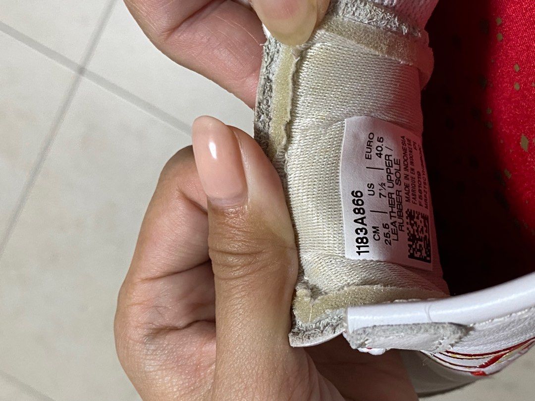 Onitsuka Tiger Mexico 66 (Category: Sneakers) located in Singapore. Submitted by joonietae (Listing ID 1218164572, Image 3). Description: - original price $240 - w/o box - wore 1 out but its too big - as good as new - 25.5cm, US7 1/2, EURO 40.5 - open to nego.