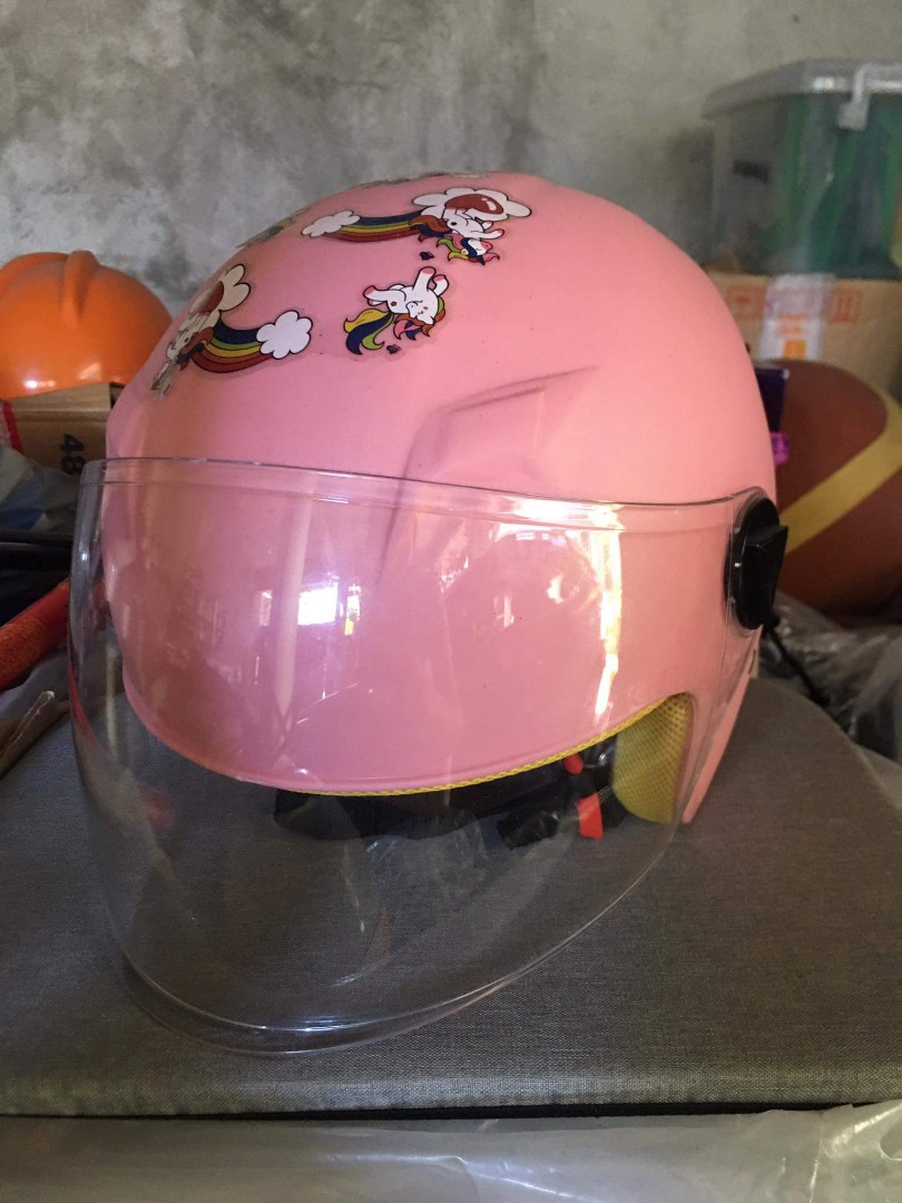 Pink motorcycle helmet for 4-6 yrs old, Motorbikes, Motorbike Parts