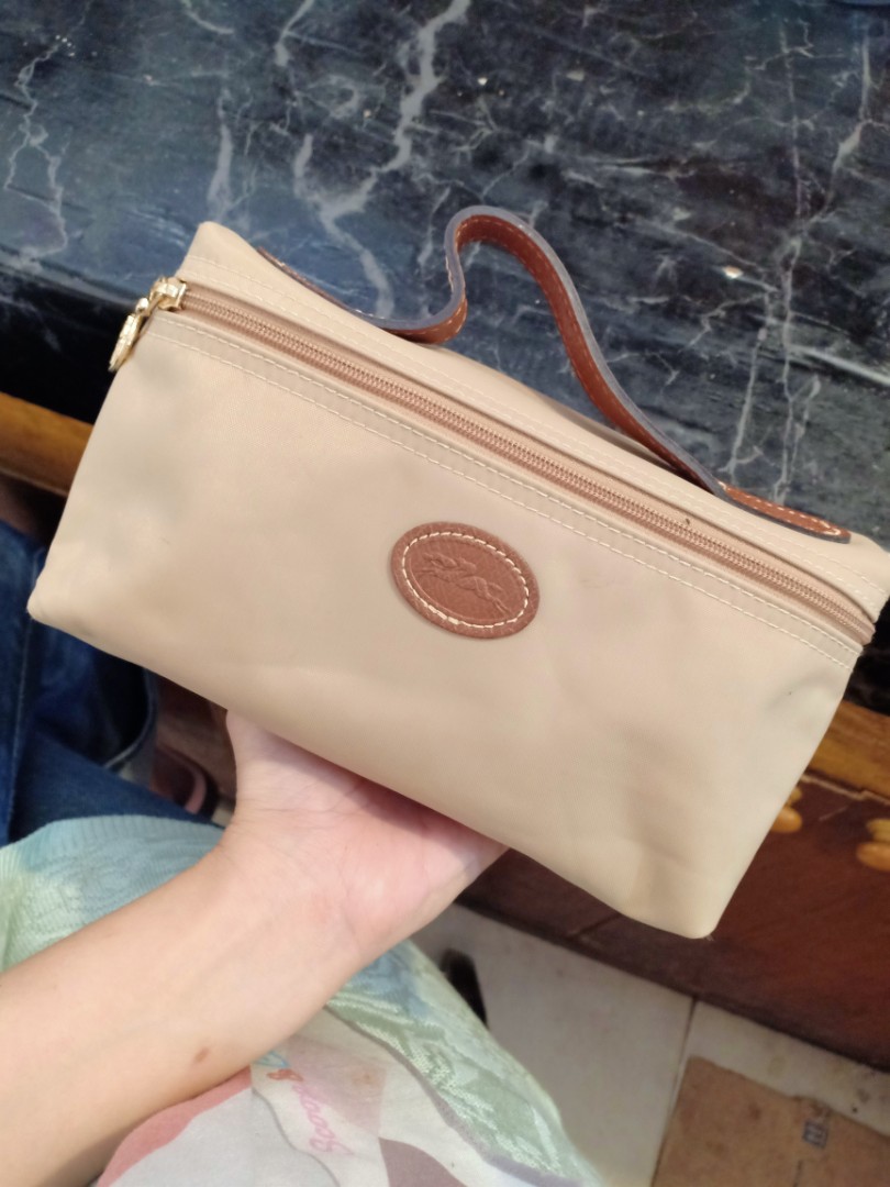 Pouch longchamp original Fesyen Wanita Tas Dompet di Carousell