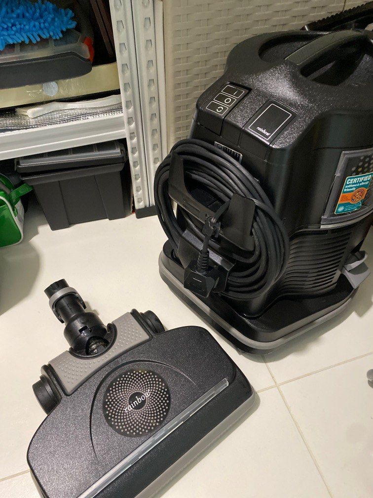Rainbow vacuum cleaner complete set with mattress cleaner. First come