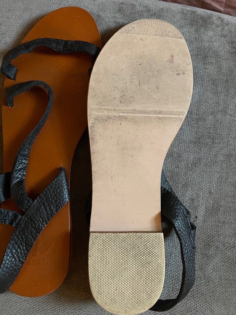 Renegade Folk sandals (Category: Flats & Sandals) located in Makati City. Submitted by _lovedbyt (Listing ID 1218053023, Image 2). Description: Selling my renegade folk sandals size 10.
