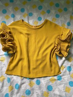 Ruffled top