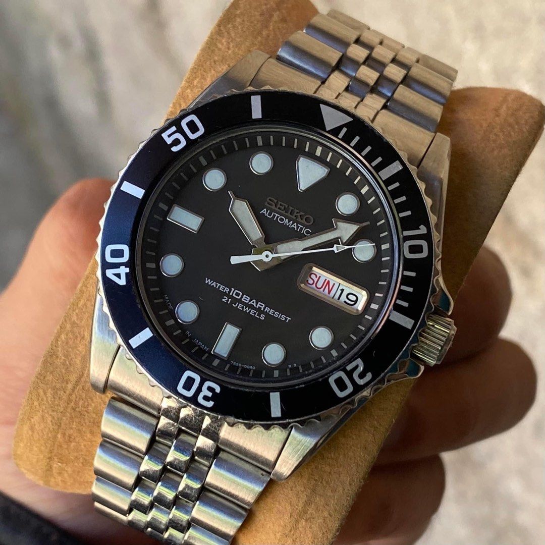 Seiko SKX031J 7S26 0040 10 Bar Resist Watch