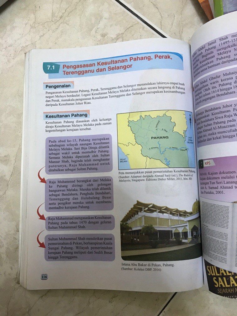 sejarah buku teks form 2 kssm, Hobbies & Toys, Books & Magazines ...