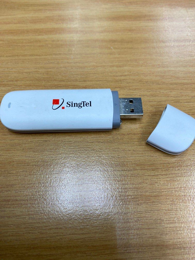 Singtel Huawei mobile broadband Dongle, Computers & Tech, Parts