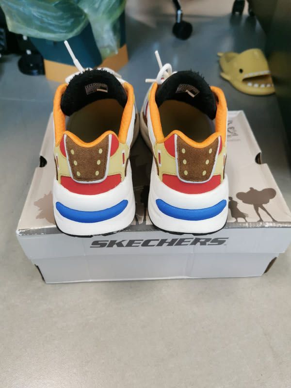 Skechers X One Piece Usopp size 41 Fesyen Pria Sepatu