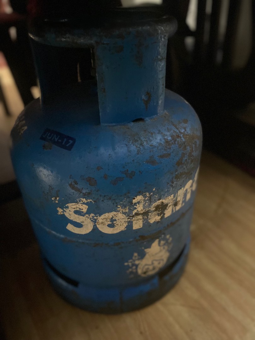 Solane Empty Gas Tank with Regulator, Furniture & Home Living