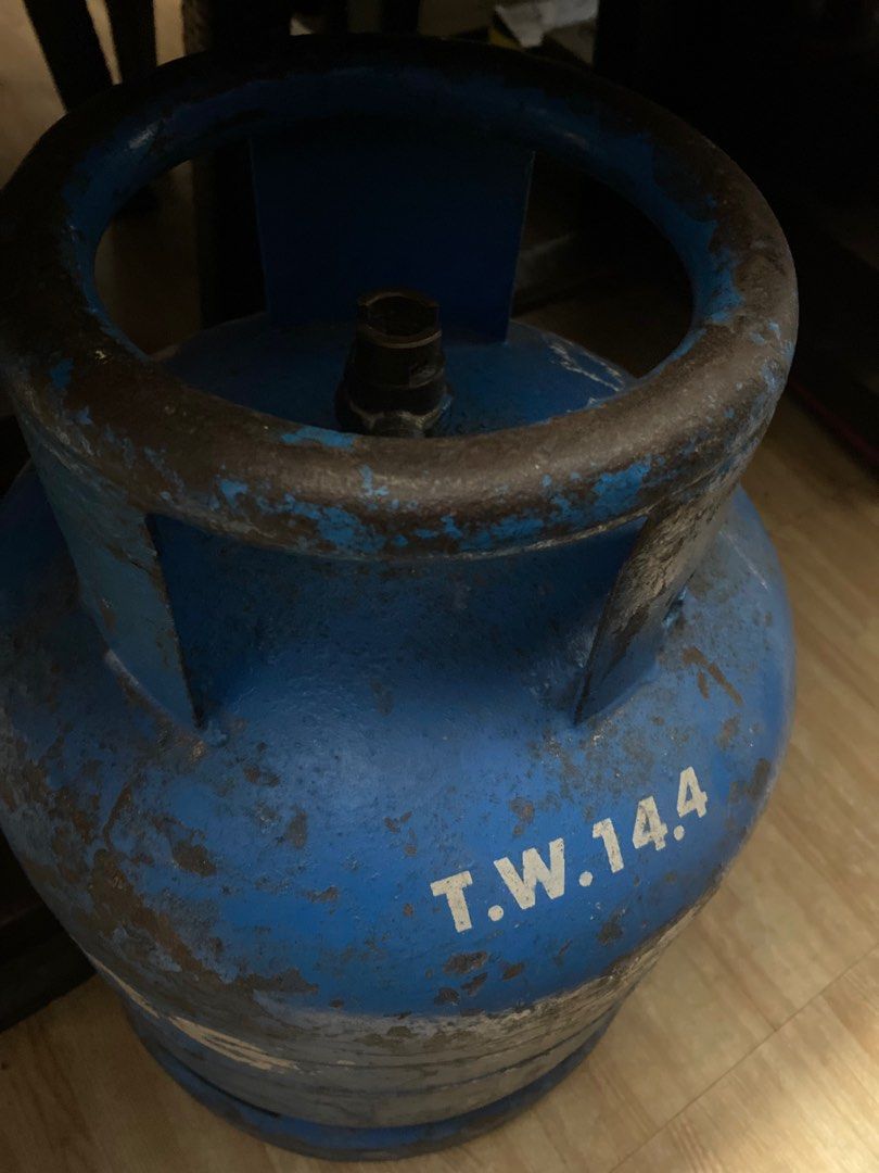 Solane Empty Gas Tank with Regulator, Furniture & Home Living