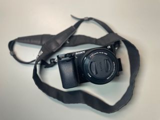 Sony A6000 Body + Kitlens with accessories