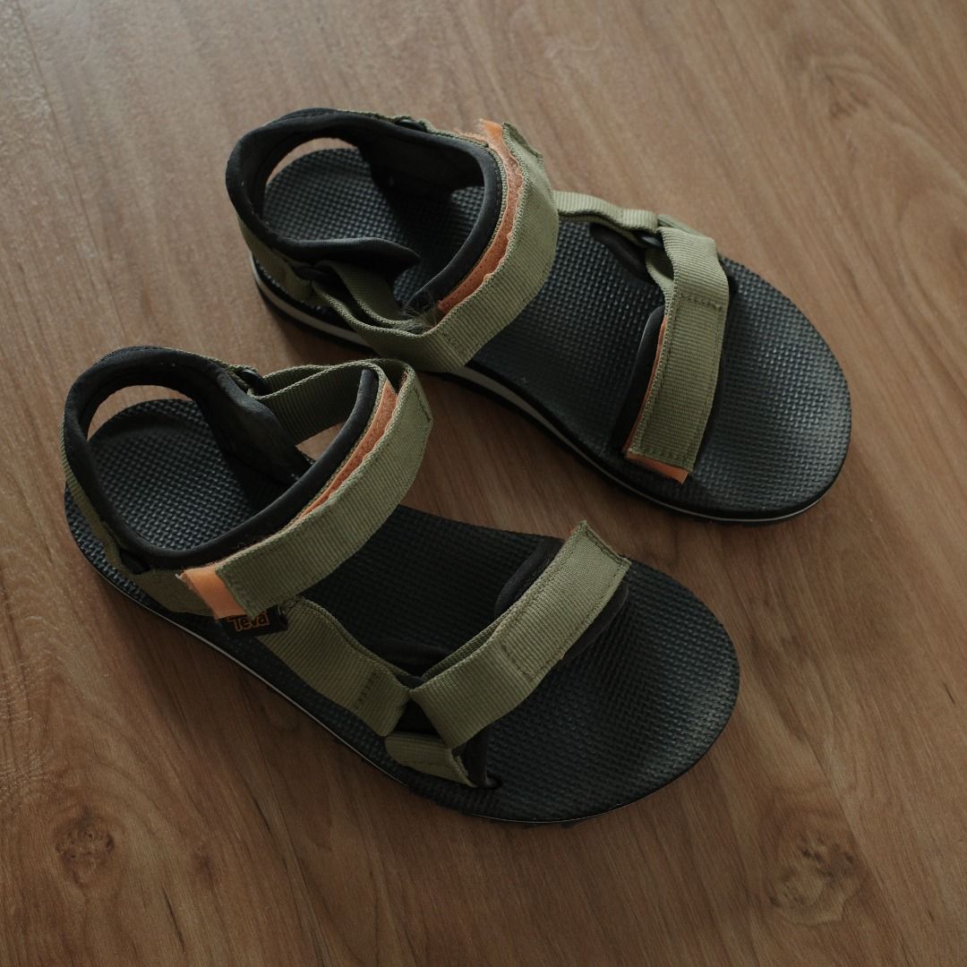 Teva UK4 Ladies Trail Sandals in Burnt Olive Women s Fashion