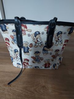 Tote bear