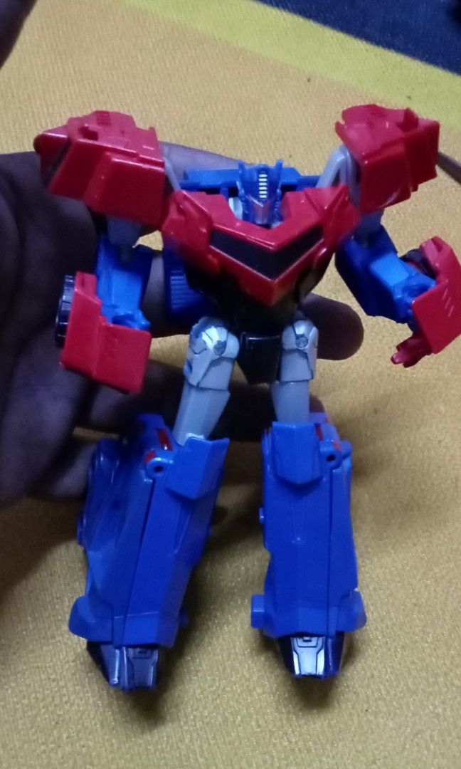 Mainan transformers robot in disguise best sale optimus prime