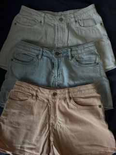 UNIQLO denim shorts