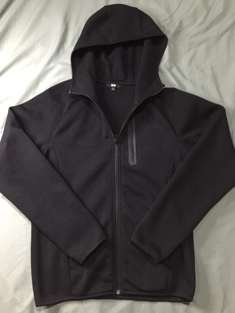 UNIQLO Tech Fleece Hoodie, Men's Fashion, Activewear on Carousell