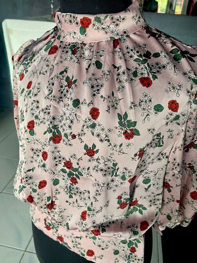 Zara Silk Top (Category: Others Tops) located in Liloan. Submitted by thebundlequeen (Listing ID 1218049323, Image 1). Description: > color may vary due to lighting > no return no exchange > pls know your size before making an offer. > ships from cebu province > buy 3 and more items and sf is on me. > decluttering.