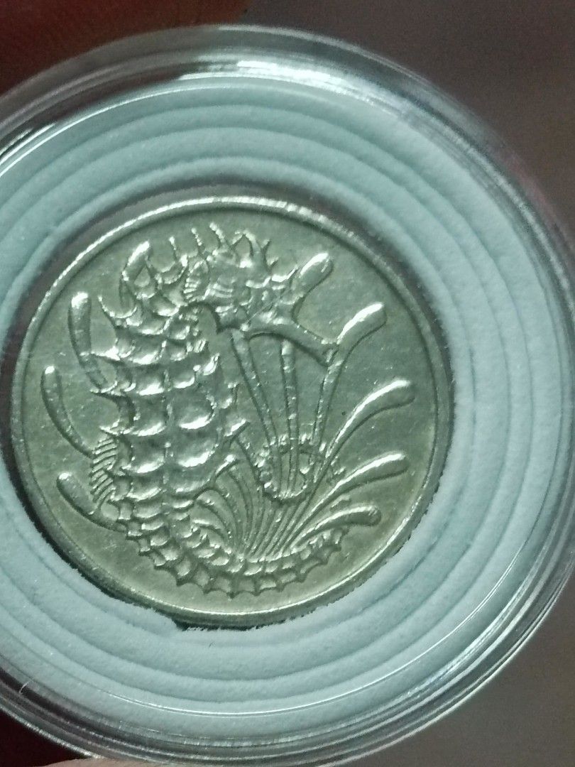 1968年新加坡舊幣/10 cent, 書籍、休閒與玩具, 收藏、紀念品, 錢幣、紙鈔在旋轉拍賣