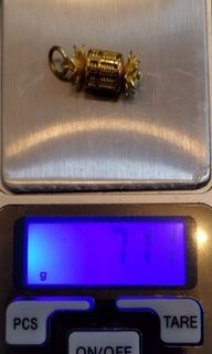 916 gold pineapple pendant