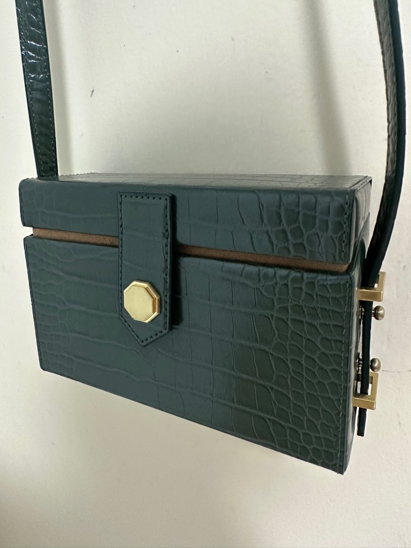 ALDO Boxy Sling Bag in Crocodile Green, Women's Fashion, Bags & Wallets