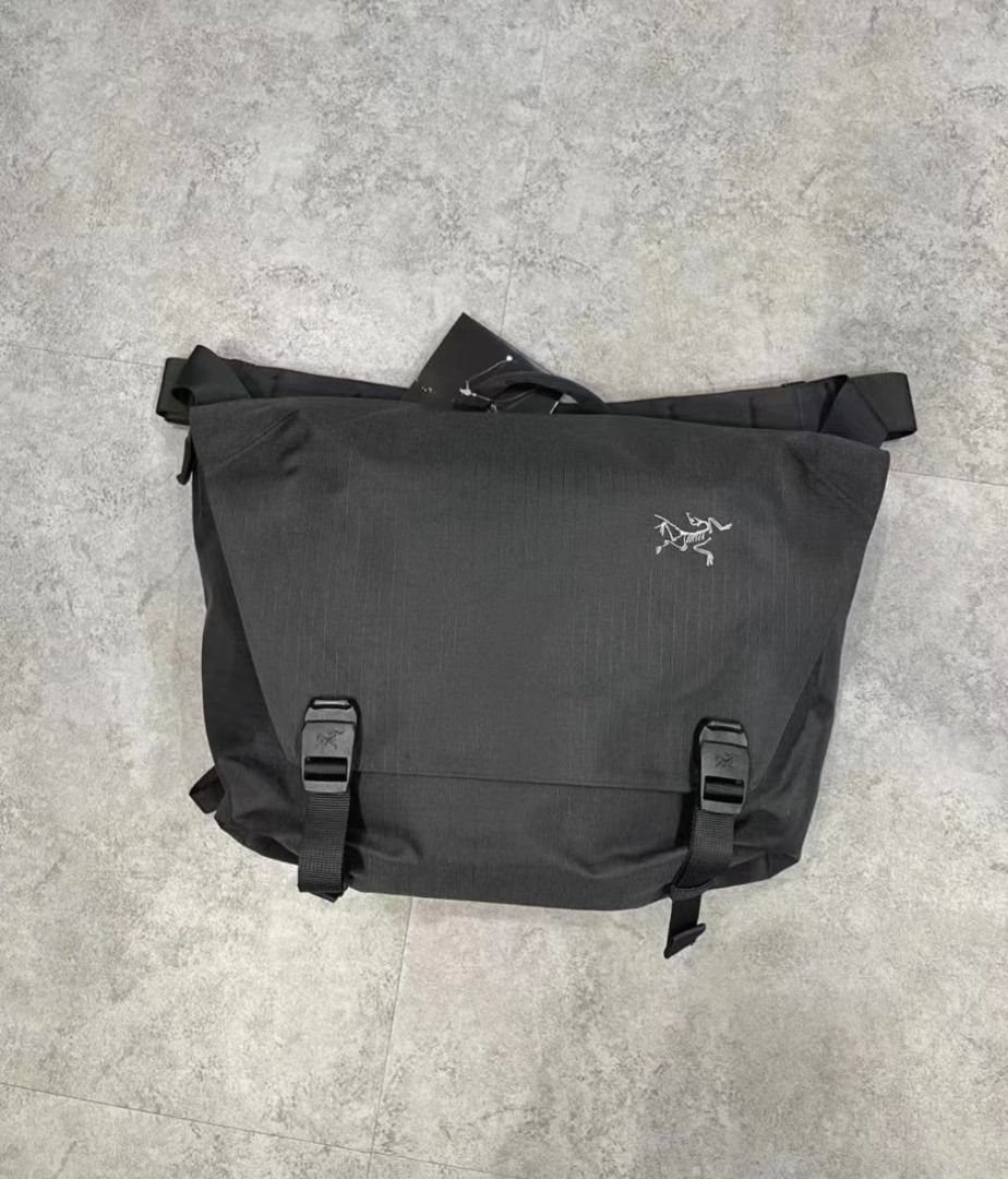 🔥Arcteryx Granville 10 郵差包單肩斜挎包, 名牌, 手袋及銀包- Carousell