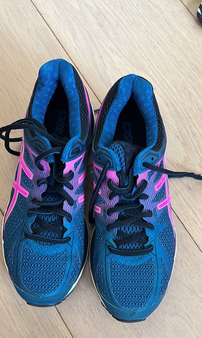 Asics trainers size 6.5 hot sale